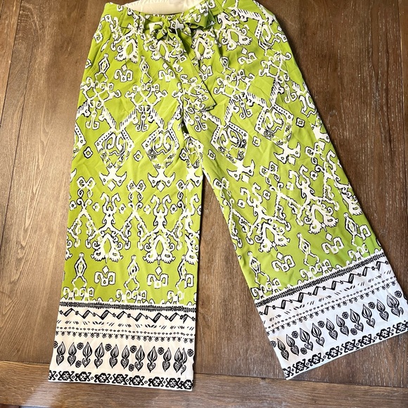 Wide Leg Printed Pants - Picture 7 of 7